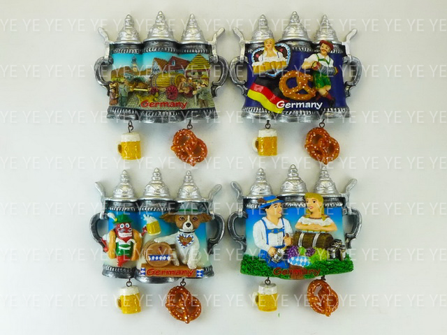 Polyresin magnet w charms_01